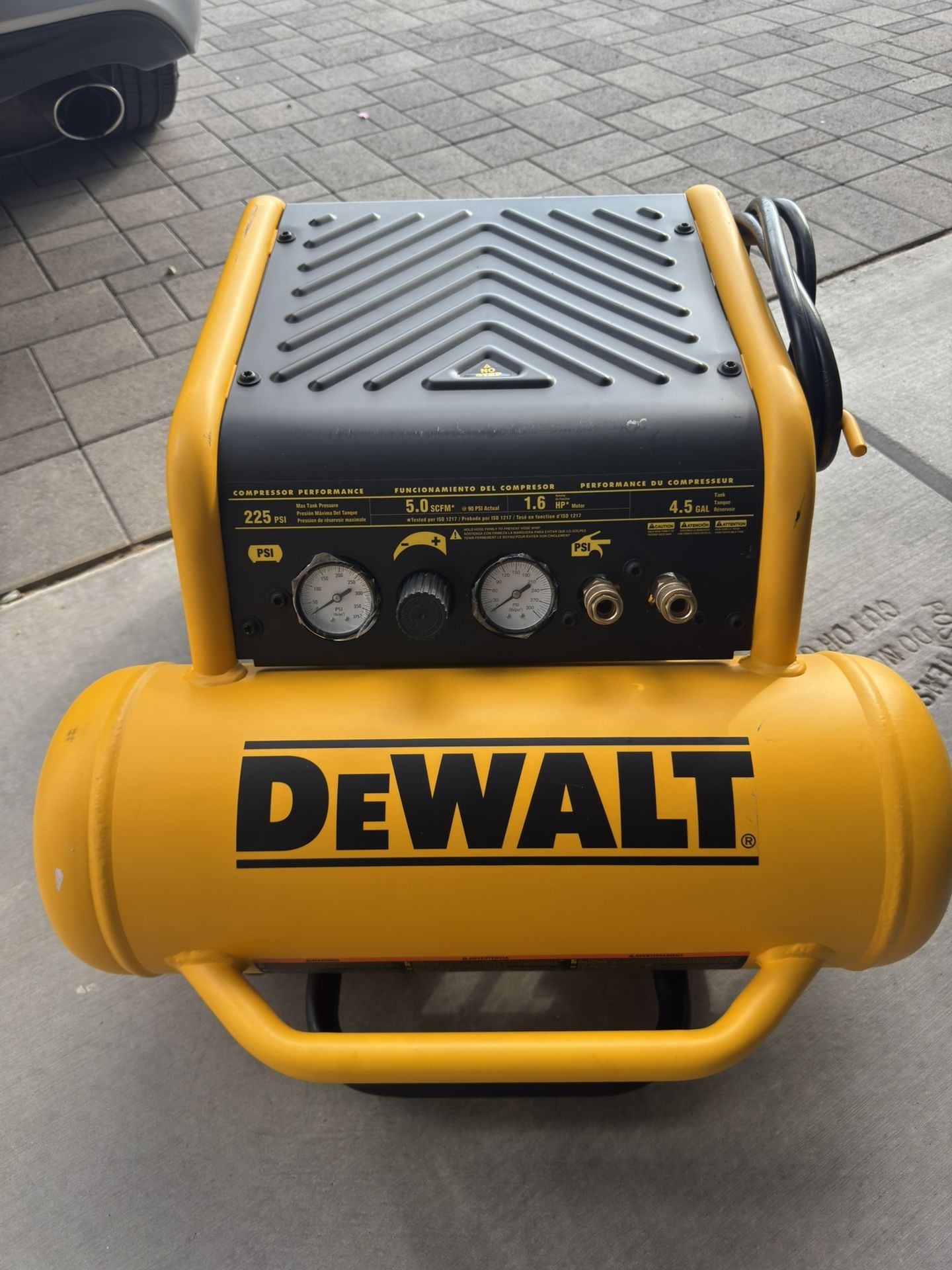 DEWALT 4.5 Gal. Portable Electric Air Compressor