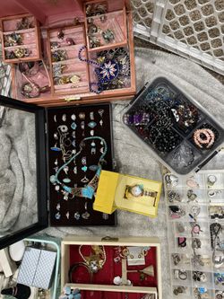Jewlery Booth 