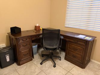 L Shaped Desk with Chair and Hutch