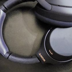 Sony NOISE Canceling HEADPHONES 