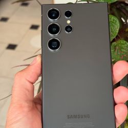 Samsung Galaxy S24 Ultra Unlocked With Warranty ☺️ 