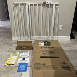 Wide Pet Gate / Safety Gate - Fits Openings 29” - 38.5”