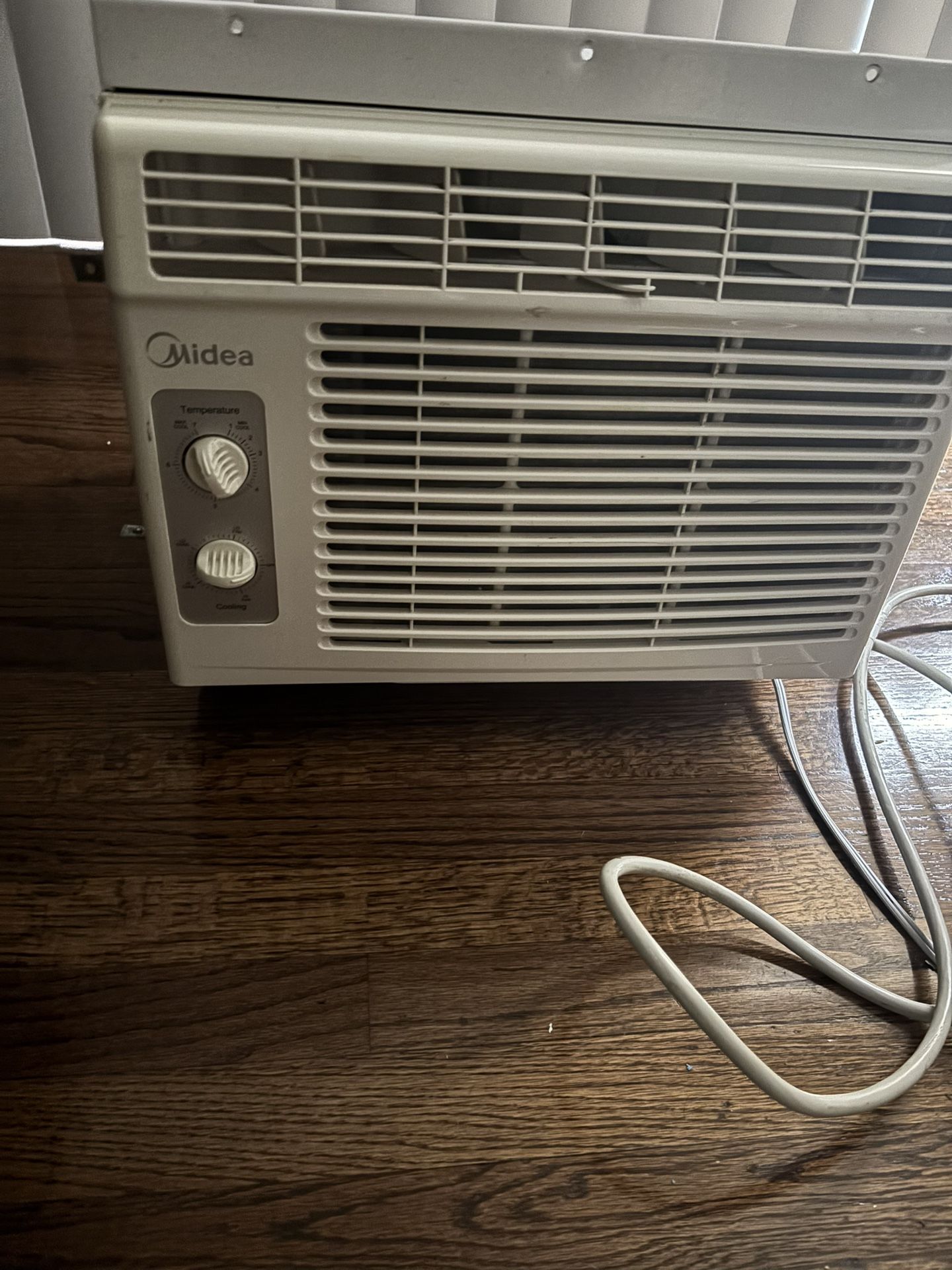 Window unit AC
