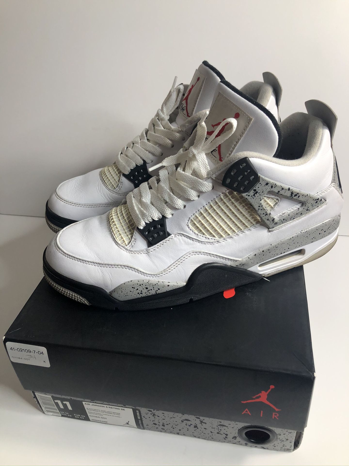 Nike air Jordan white cement size 11