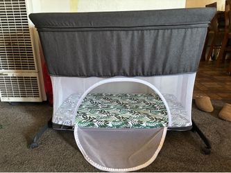 Baby joy Bassinet ￼