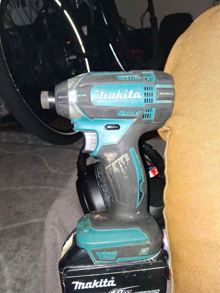 Makita Impact Driver And 5.0 Battery