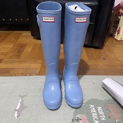 Hunter Rain Boots light blue size 5