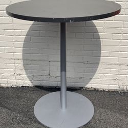 Tall Round Bistro/Bar Table 