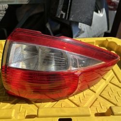 2015 Ford Cmax Hybrid Right Passenger Tail Light