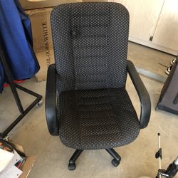 Executive rolling chair