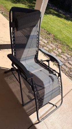 Reclining camp chair