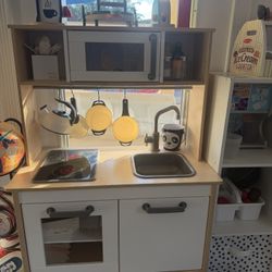 Like new! Kids IKEA Kitchen (includes Accessories)