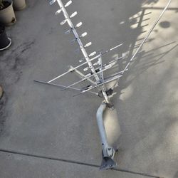 Good Working TV Antenna Pick Up Local Channels 