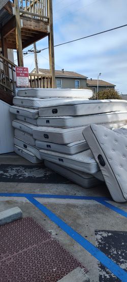 Queen Serta Perfect Sleepers & Beauty Rest Recharge Mattress's