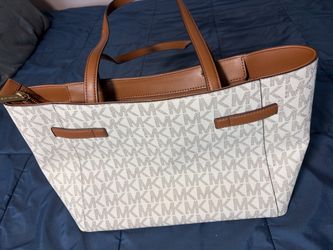 Michael Kors MK Signature Tote Bag