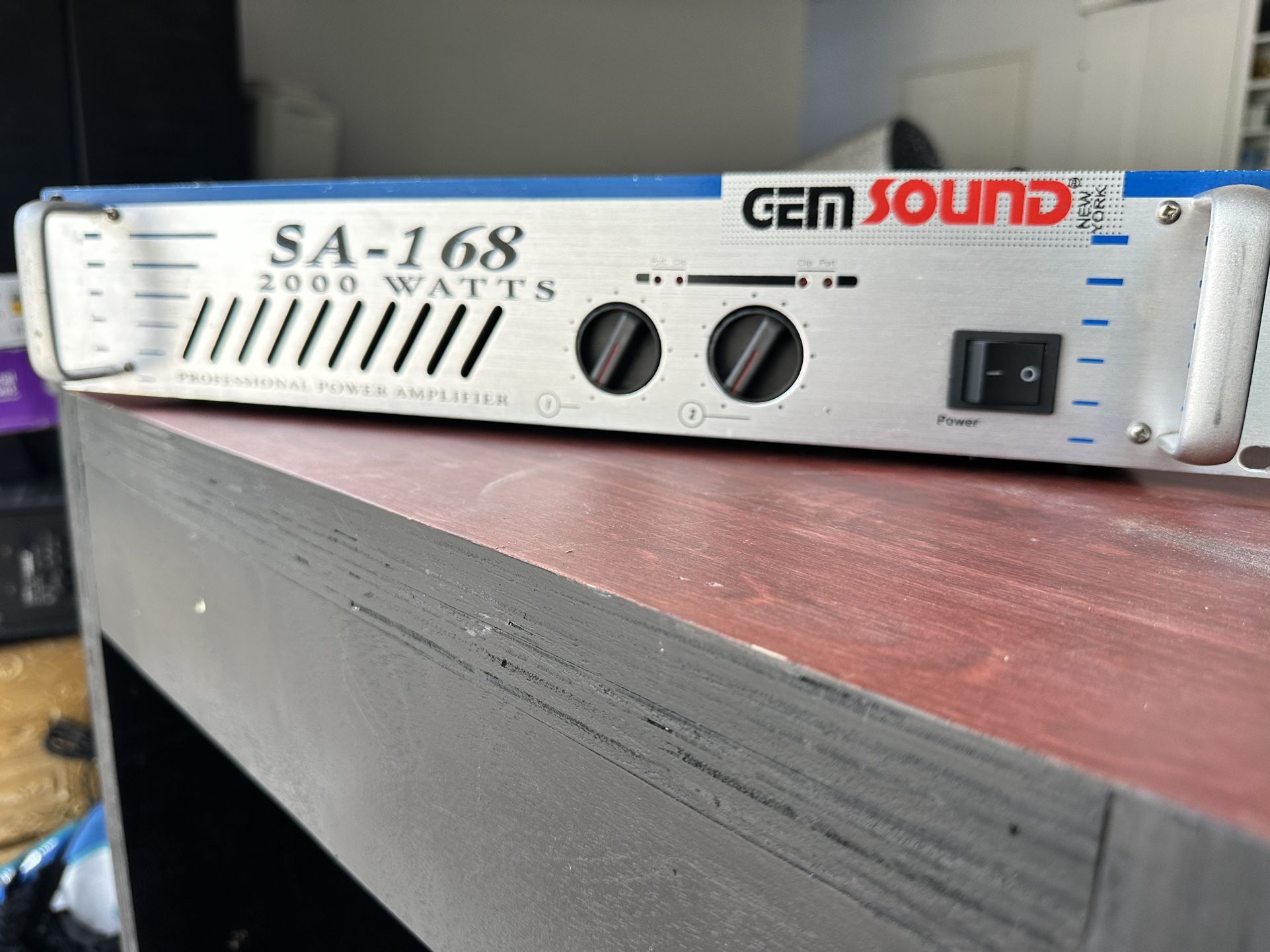 GEM SOUND SA-168 2000 WATTS POWER AMPLIFIER