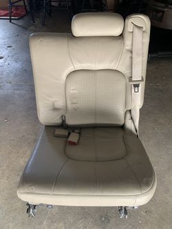 2002 Cadillac Escalade third row seat