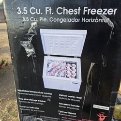 Magic Chef  3.5 Chest Frezer New
