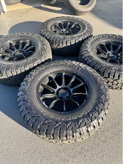 New 20” Fuel Variant Wheels For Ford F150 Raptor 6x135 on 37” Wildpeak Falken R/T 01 HD Tires