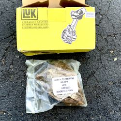 New LuK LSC337 Clutch Slave Cylinder (Schaeffler)