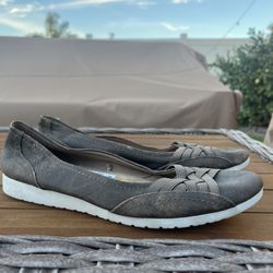 $3 Brown Flats Women’s size 10