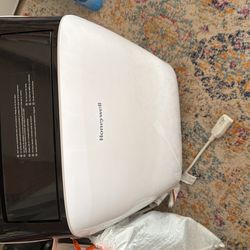 Air Conditioner - Honeywell