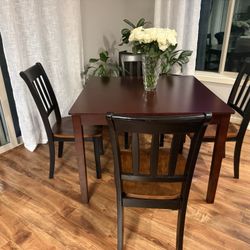Solid Wood 5- Piece Dinning  Set 