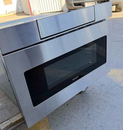 Sharp 30" Microwave Drawer - Space-Saving Design, Premium Performance