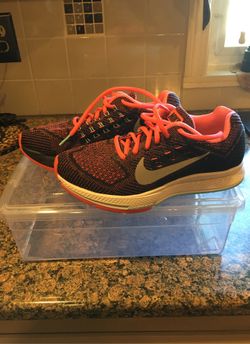 Women’s Nike sneakers size 6