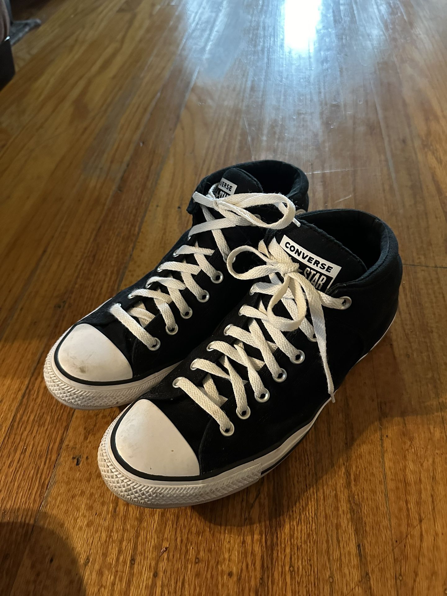 Converse Chuck Taylor High Street Mid Sneakers  
