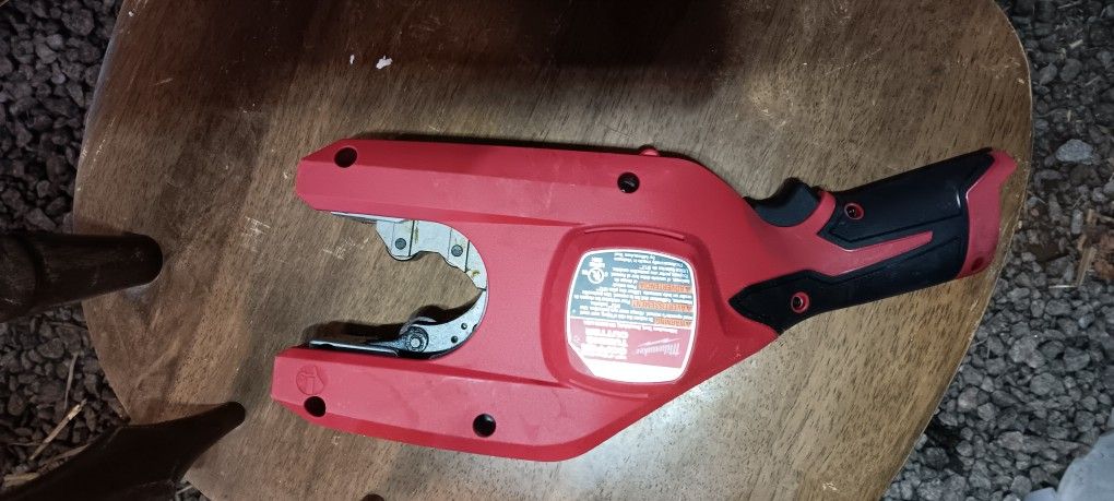 MILWAUKEE COPPER CUTTER