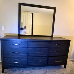 9-Drawer Dresser with Matching Mirror