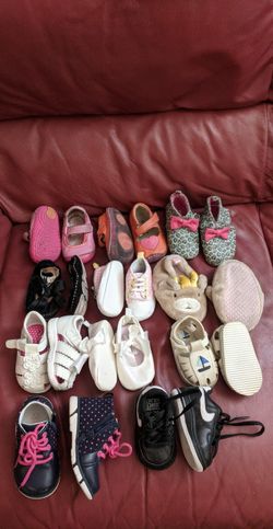 10x pairs of baby shoes 0-12 months. Nike goes separately.