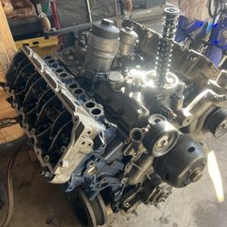 2005 Ford 6.0 Diesel Motor 2k OBO!
