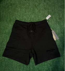 Black essentials shorts