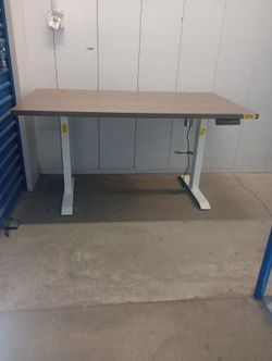 Electric Sit And Stand Ergonomic Desk $250