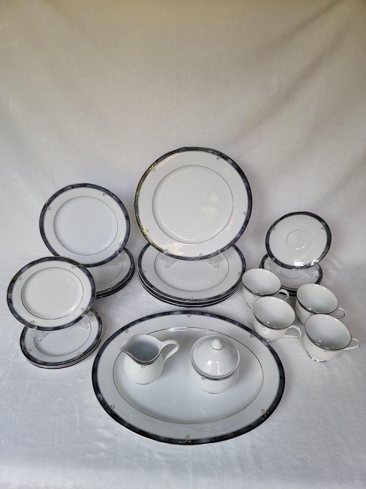 Plate set for 4 π΅