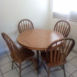 Charming Kitchen Dining Table with 4 Chairs IDEAL FOR APARTMENT