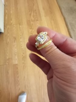 Size 9. 14 k gold ring set