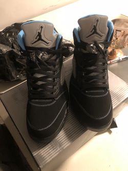 The Air Jordan 5 "Black Carolina size 10