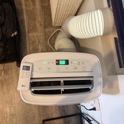 LG Window Air Conditioner – Gently Used