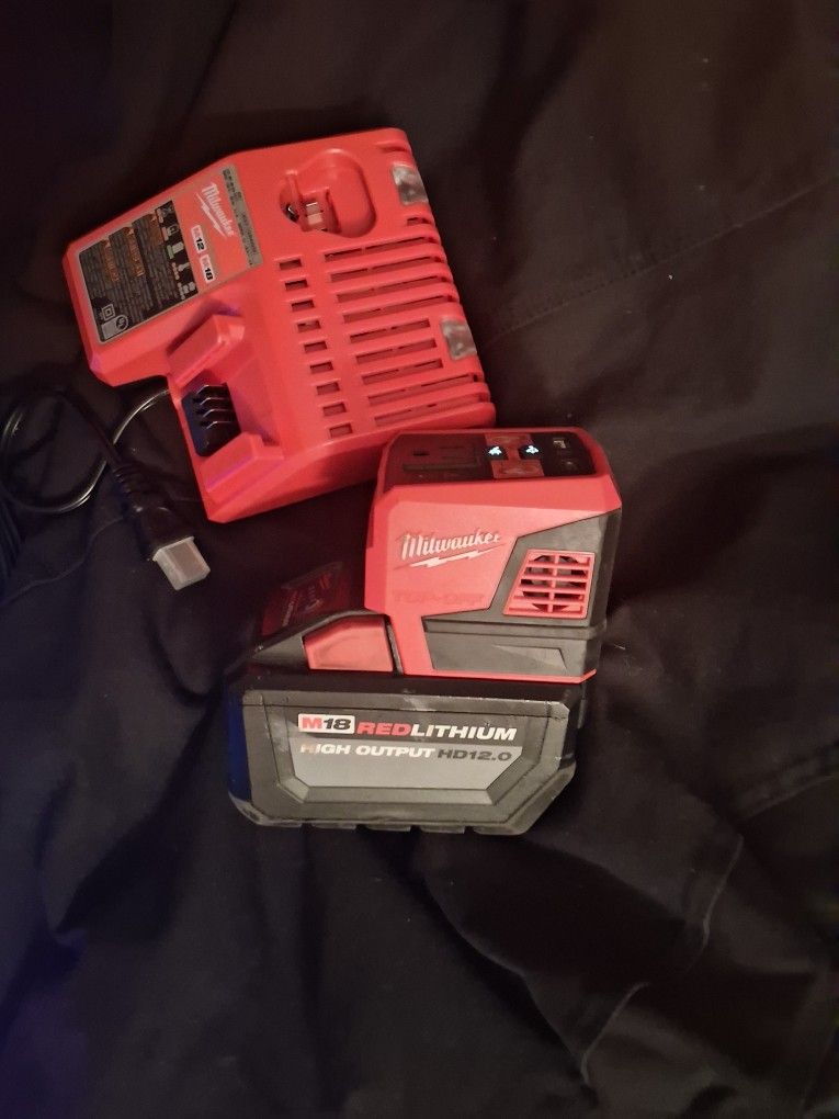 Milwakee Charger And Battery HD12.0