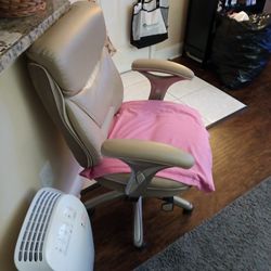 Tan , Leather Like Office Chair Various Adjustable Settings, New  , Make Offer