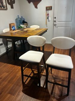 Counter Height Dining Table with 4 Bar Stools