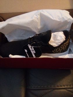 Women's New Balance Size 7 1/2 