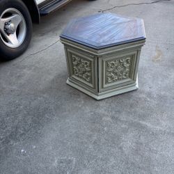 Coffee Table/Center Table 