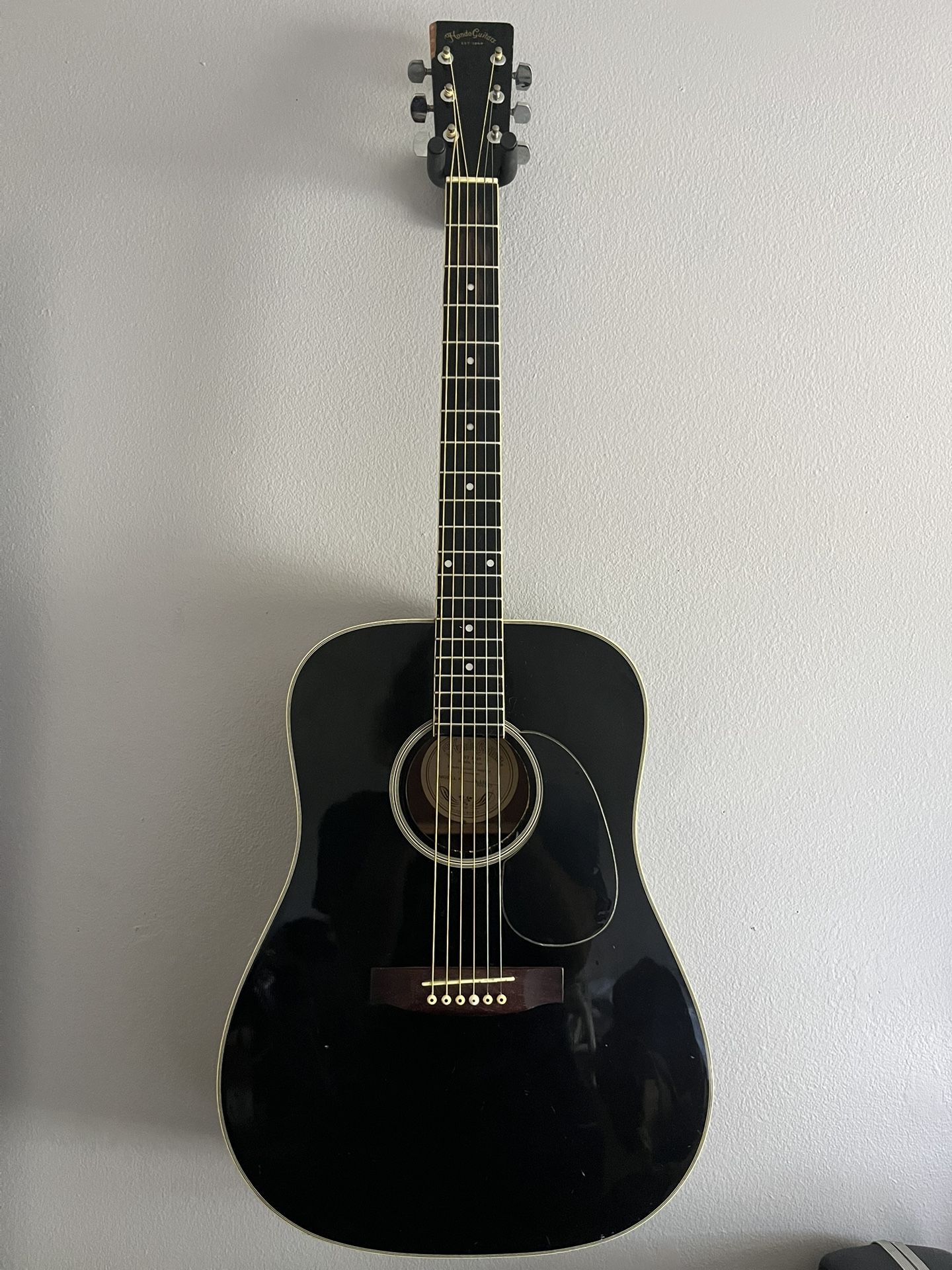 Hondo H-18b Acoustic Guitar