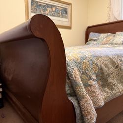 Amish Sleigh Bed