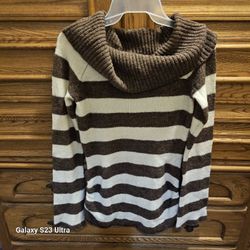 CLEARANCE!  ONLY $2   MEDIUM STRIPED TUNIC SWEATER
