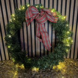 Brand New Okicoler 24 Inch Prelit Artificial Christmas Door Wreath, 50 LED Lights 11 Lighting Modes, 6 Red Plaid Bows 192 Crestwood Spruce SKU536